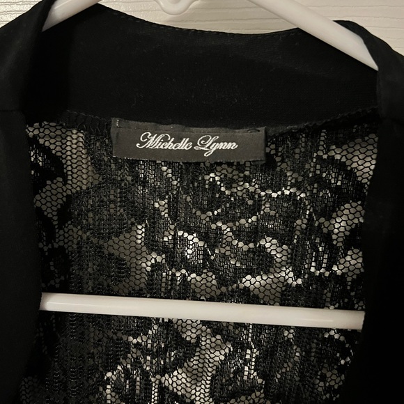 Michelle Lynn Size M Lace Back Open Front Ruffle Cardigan - Picture 3 of 10